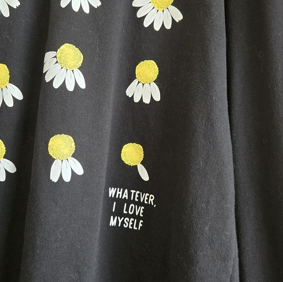 Cold Crush Daisy Love Me Not Black Pullover Sweatshirt - Picture 2 of 8
